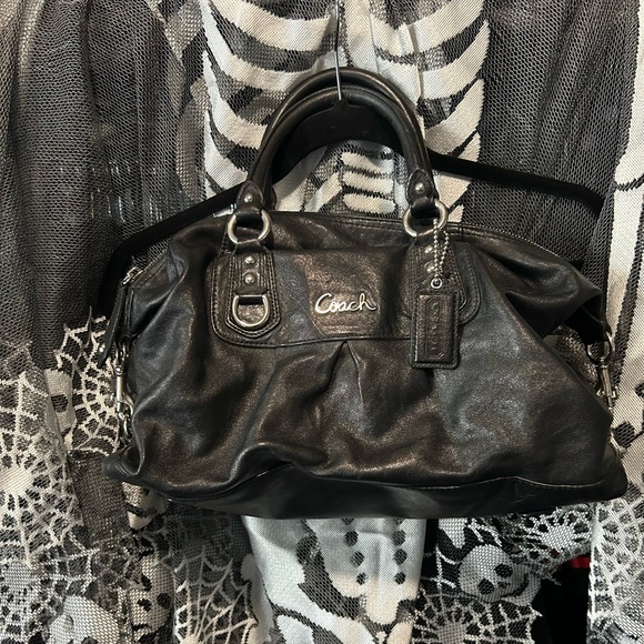 COACH Ashley Black Leather satchel - Picture 2 of 4
